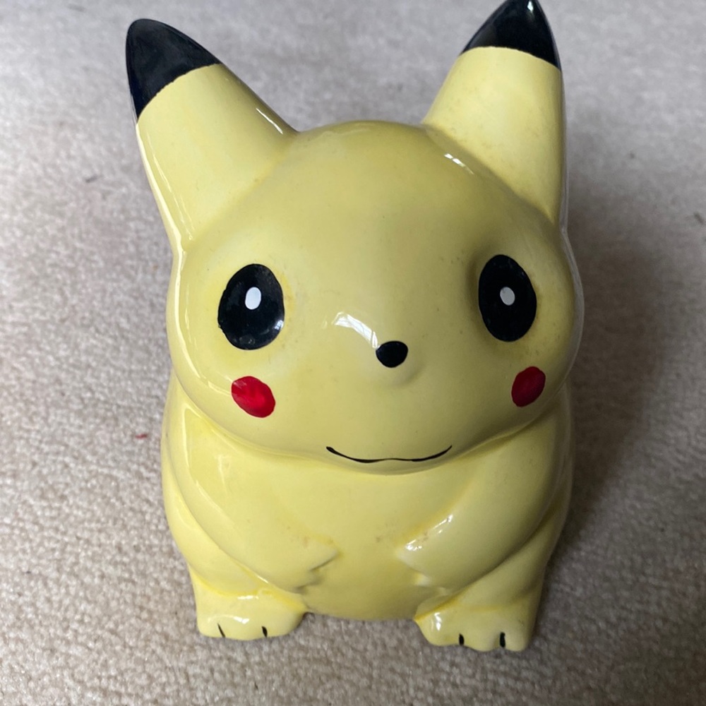 Vintage 1990s Pokémon Pikachu Ceramic Bank
